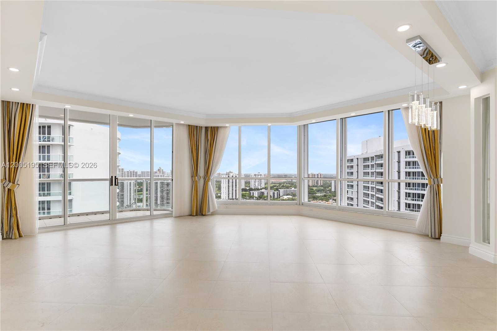 21150 Point Pl #LPH 2902 Aventura, FL 33180
