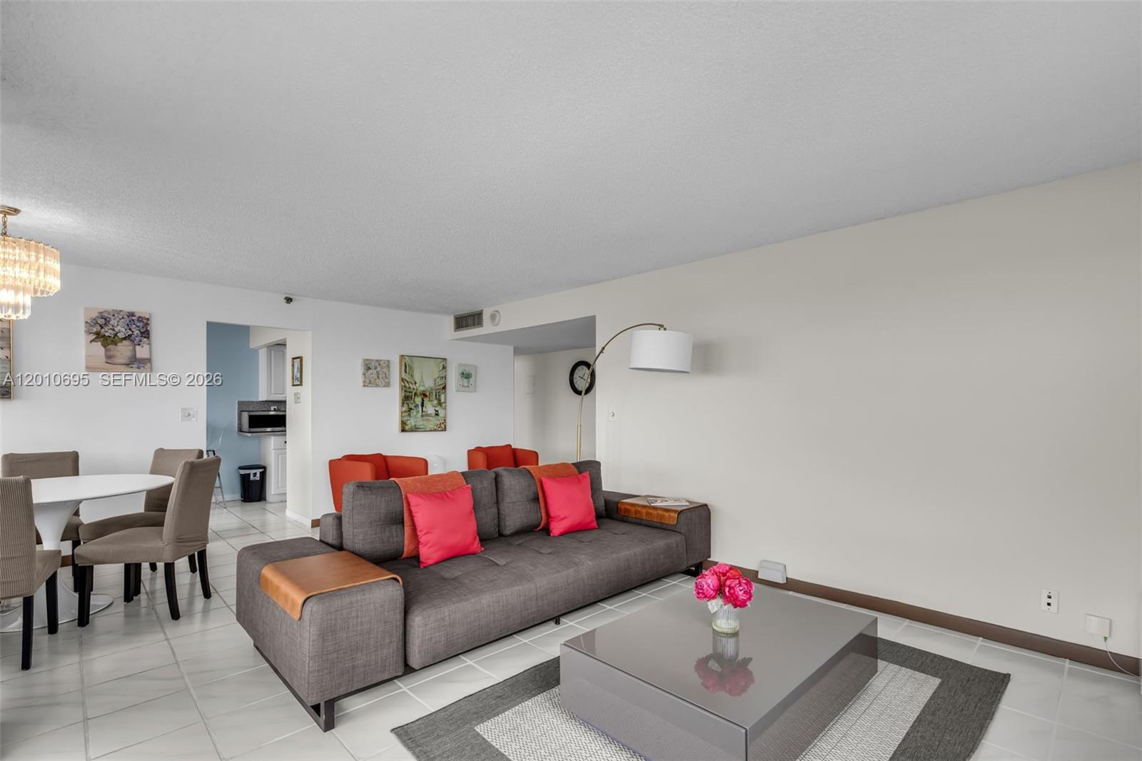 2555 Collins Ave #2401 Miami Beach, FL 33140
