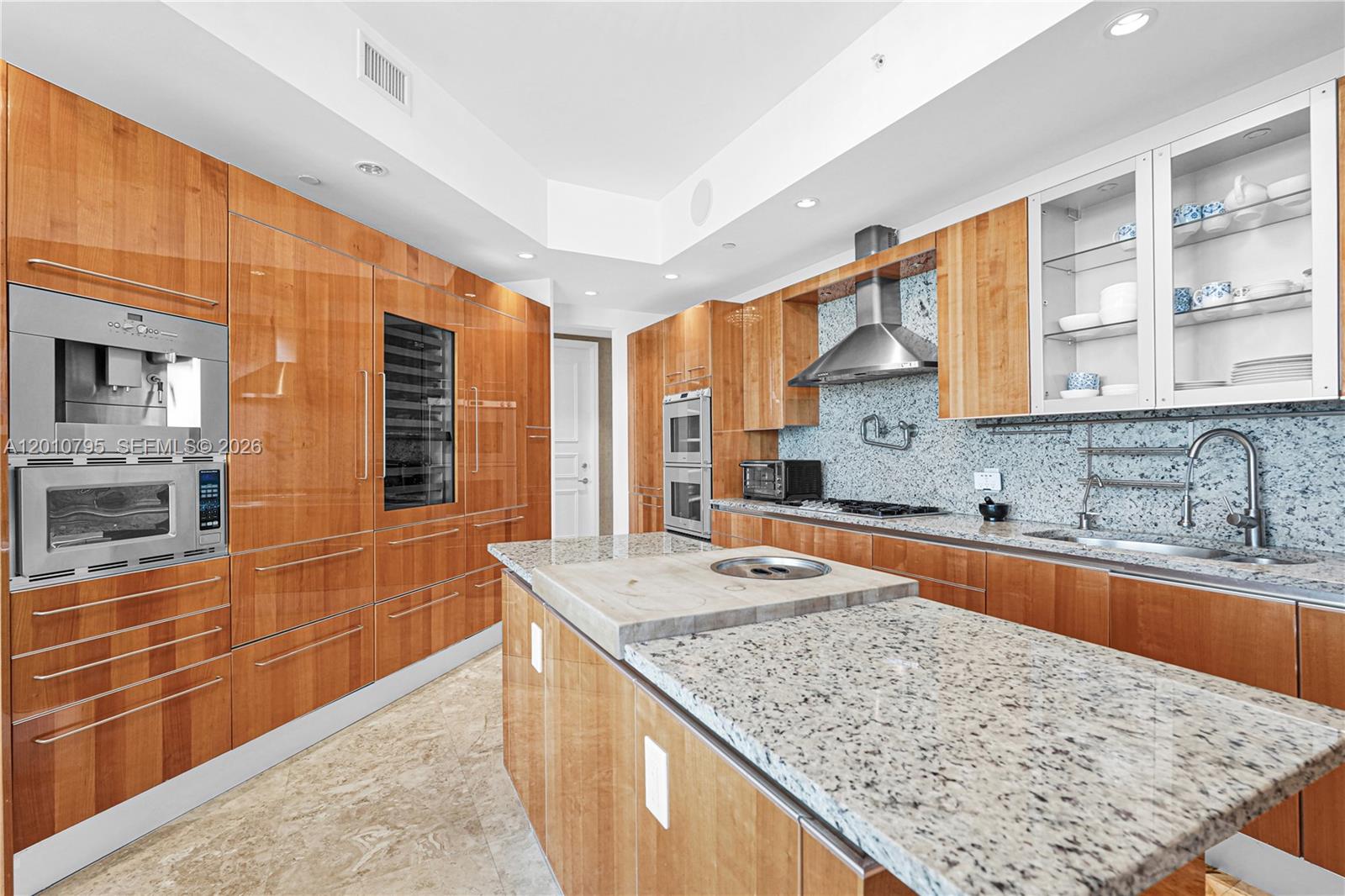 16051 Collins Ave #504 Sunny Isles Beach, FL 33160