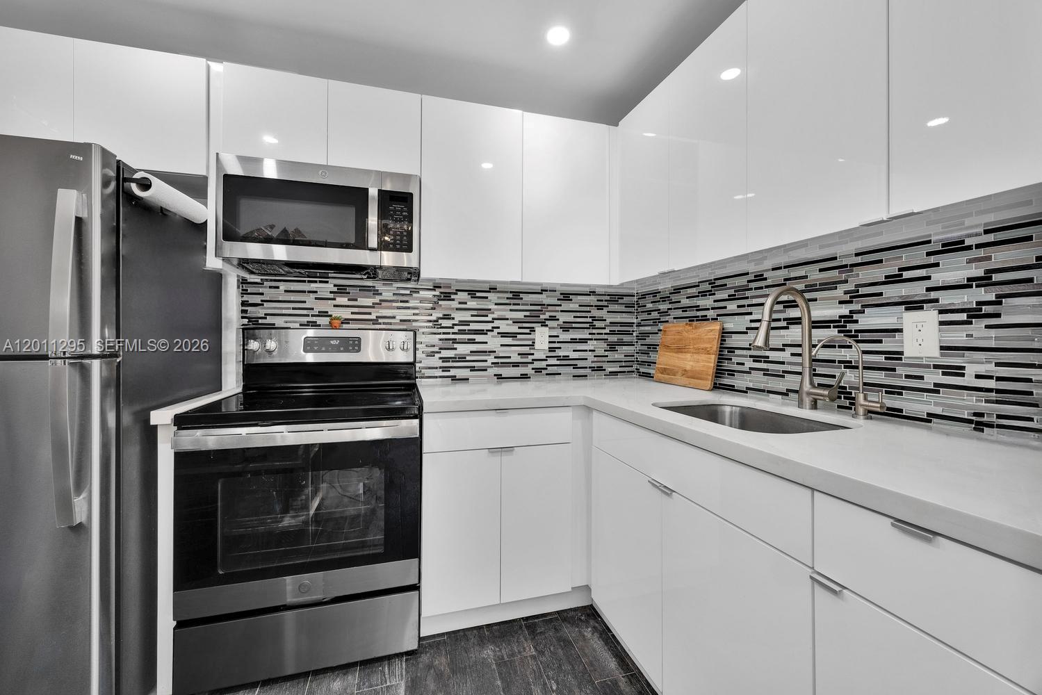 1051 SW 1st St #401