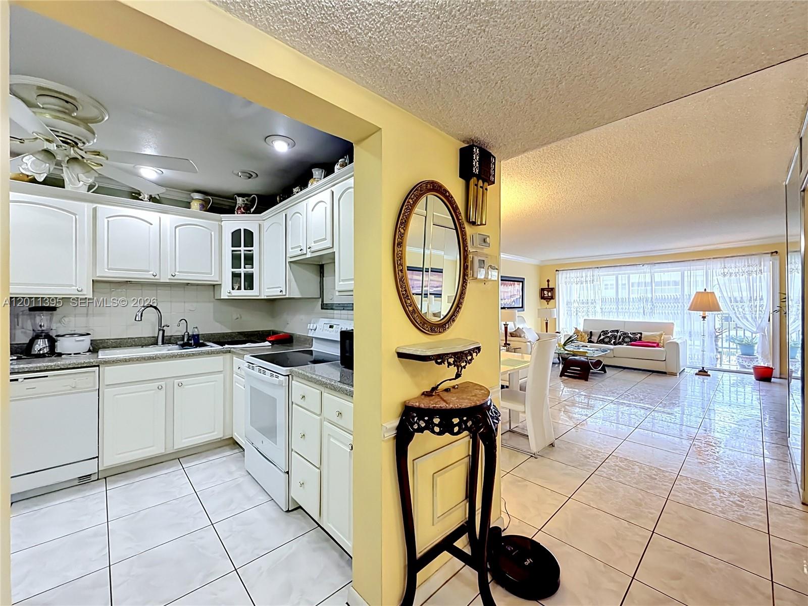 330 SE 2nd St #305E Hallandale Beach, FL 33009