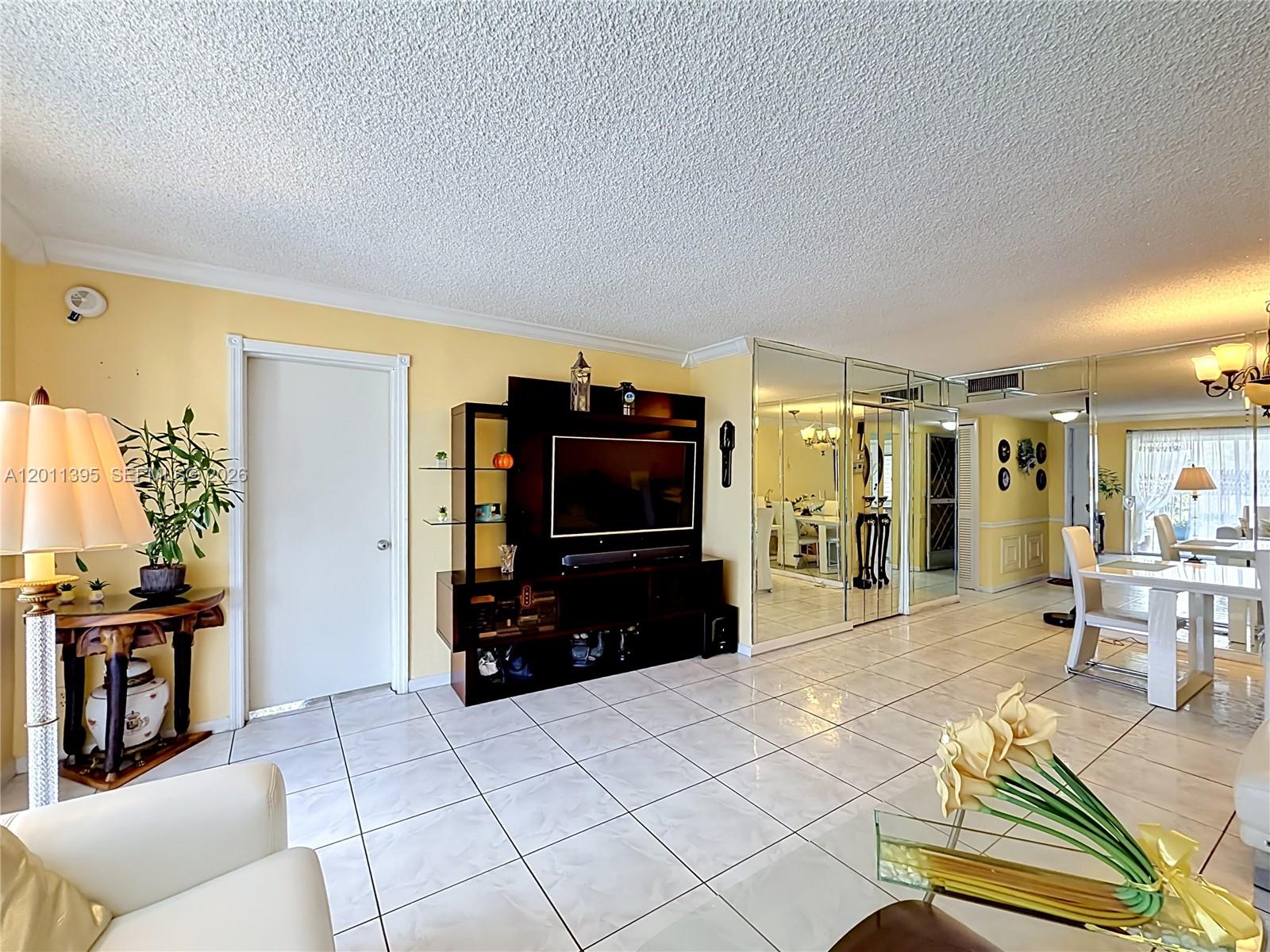 330 SE 2nd St #305E Hallandale Beach, FL 33009