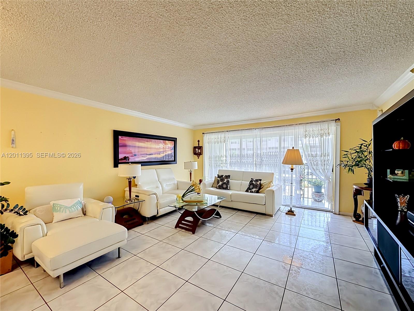 330 SE 2nd St #305E Hallandale Beach, FL 33009