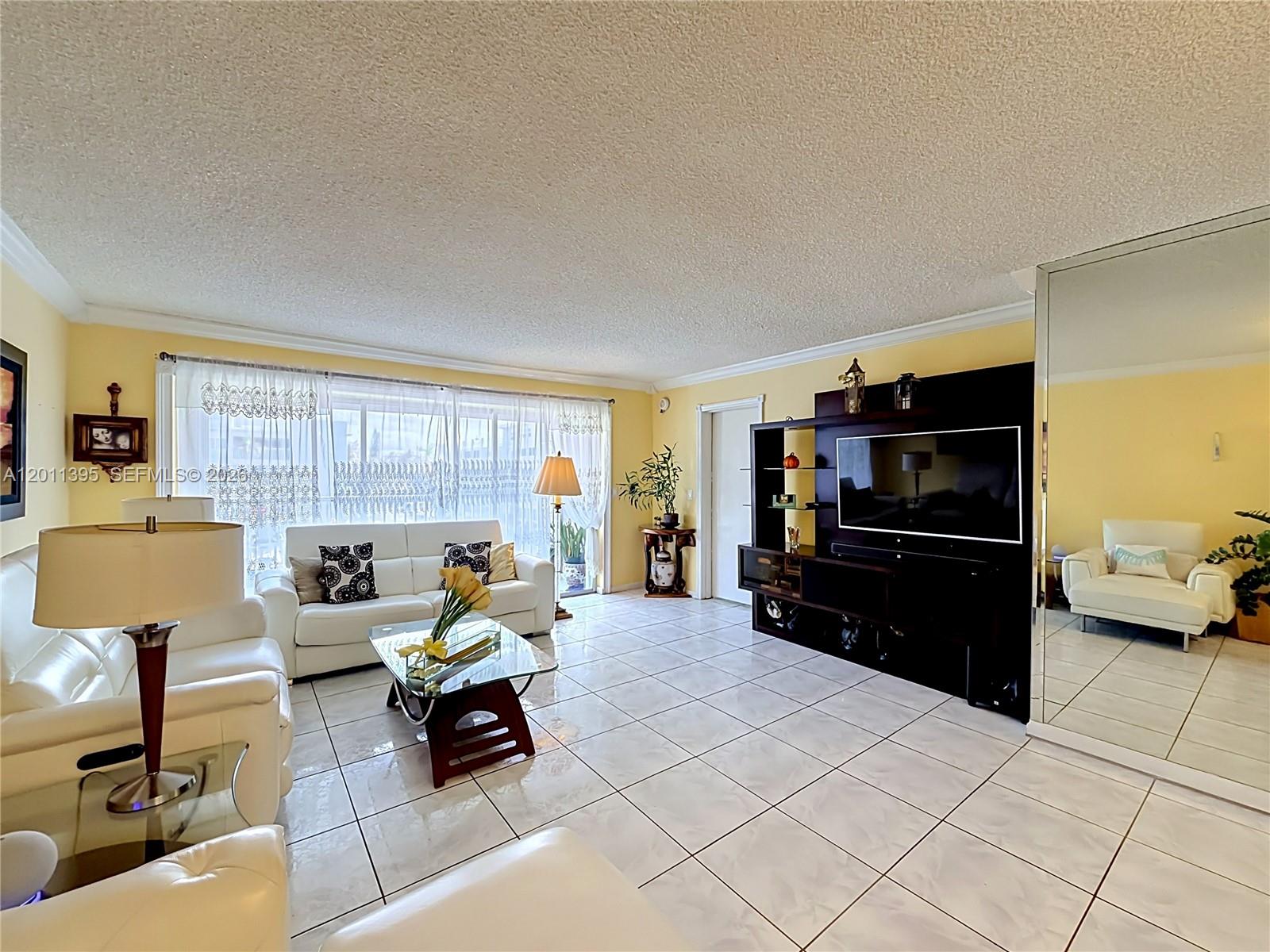 330 SE 2nd St #305E Hallandale Beach, FL 33009