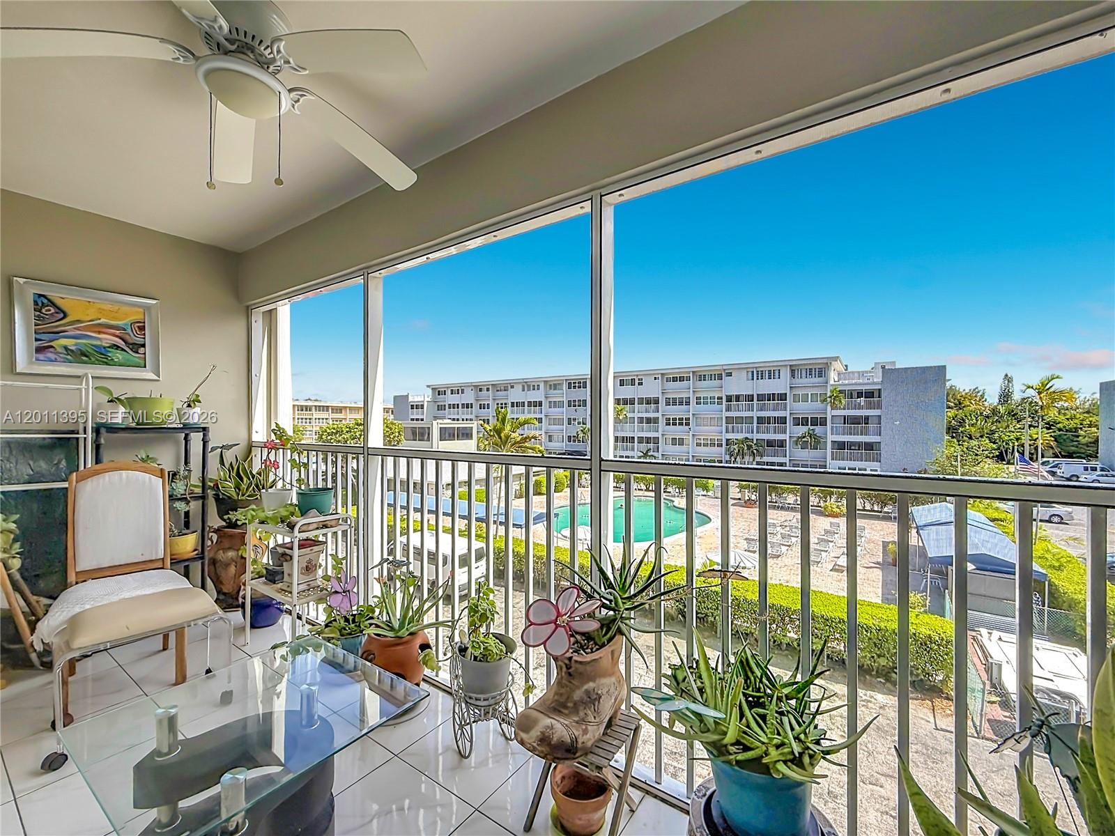 330 SE 2nd St #305E Hallandale Beach, FL 33009