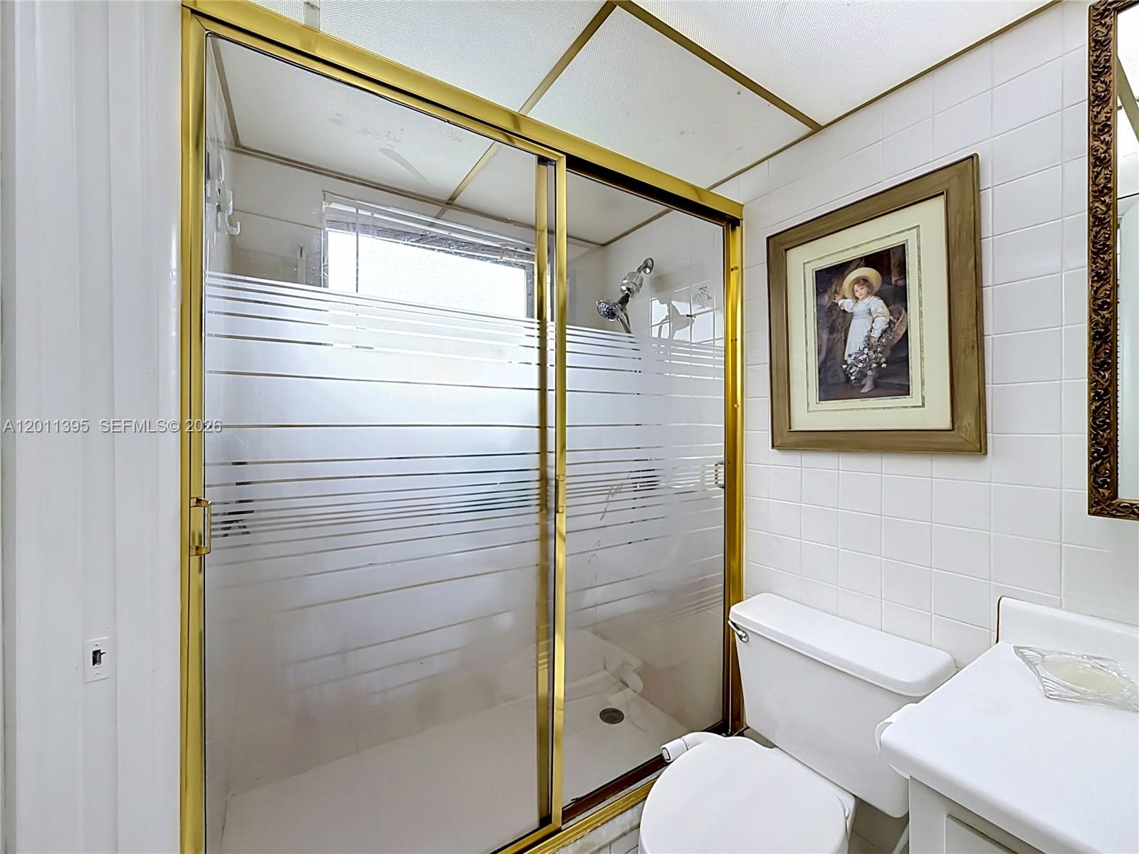 330 SE 2nd St #305E Hallandale Beach, FL 33009