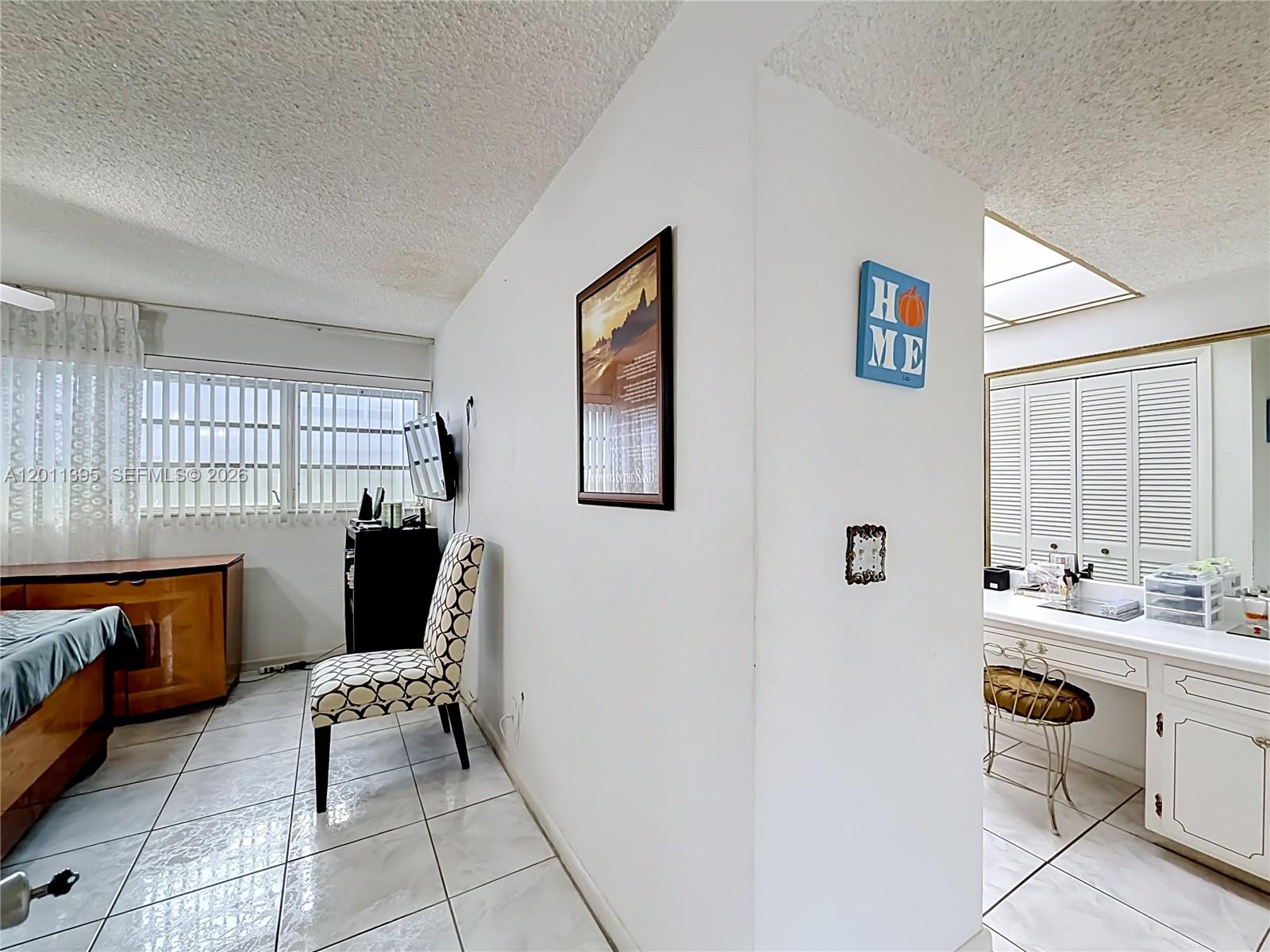 330 SE 2nd St #305E Hallandale Beach, FL 33009