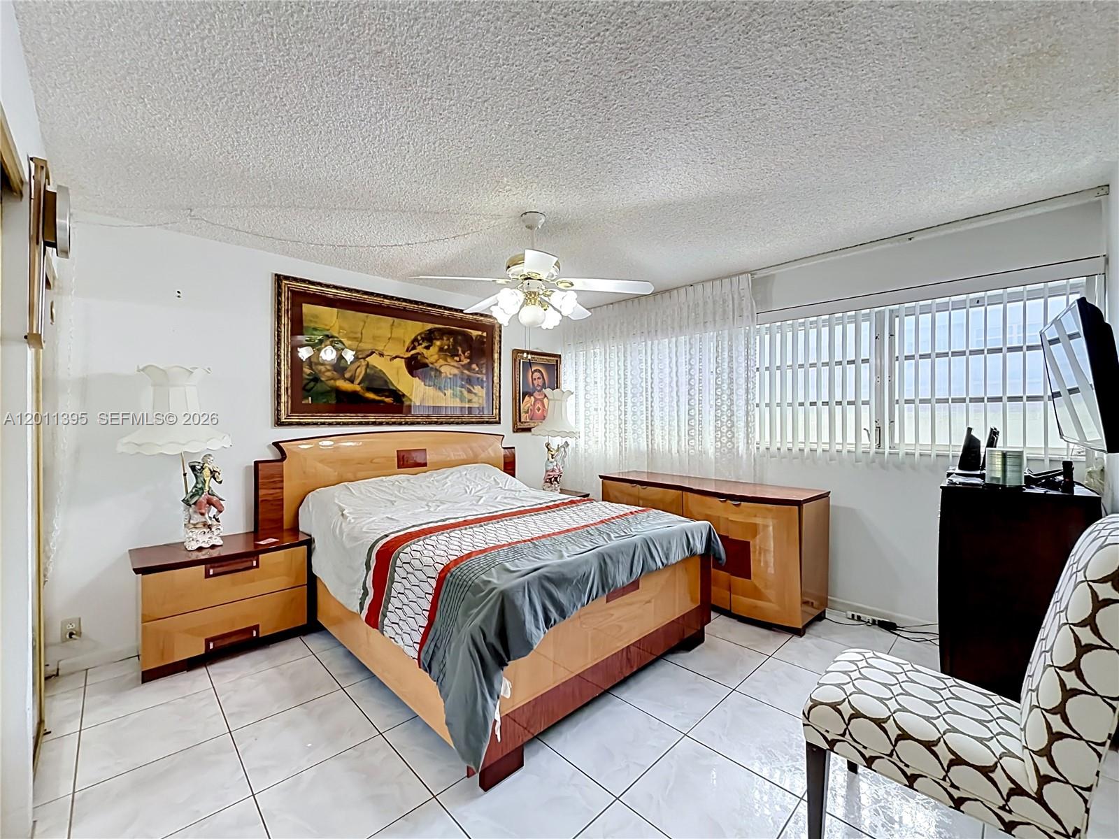 330 SE 2nd St #305E Hallandale Beach, FL 33009