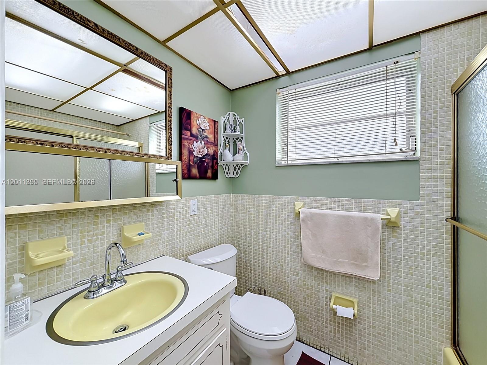 330 SE 2nd St #305E Hallandale Beach, FL 33009