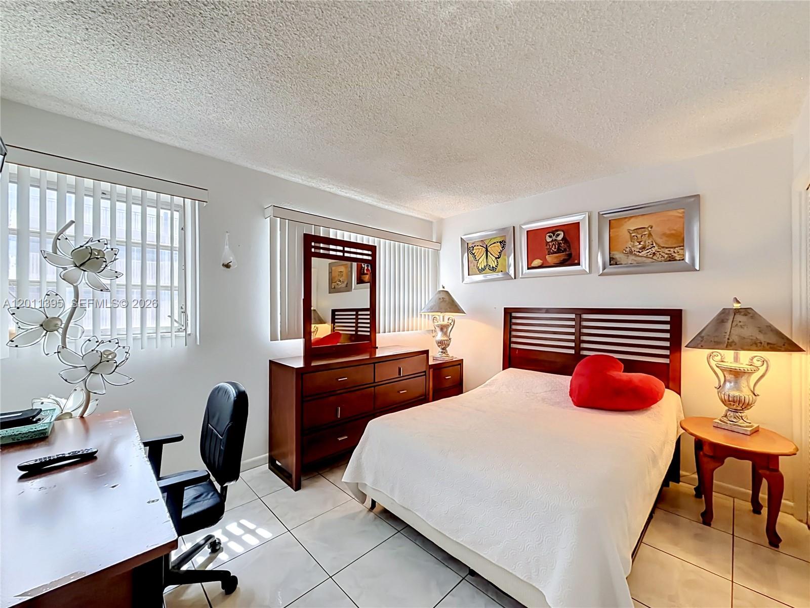 330 SE 2nd St #305E Hallandale Beach, FL 33009