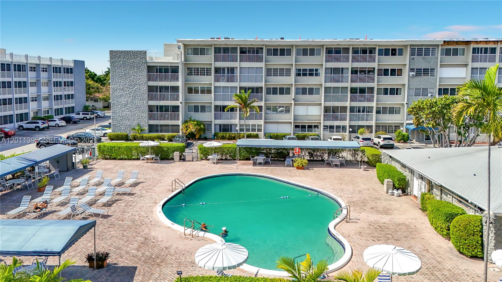 330 SE 2nd St #305E Hallandale Beach, FL 33009