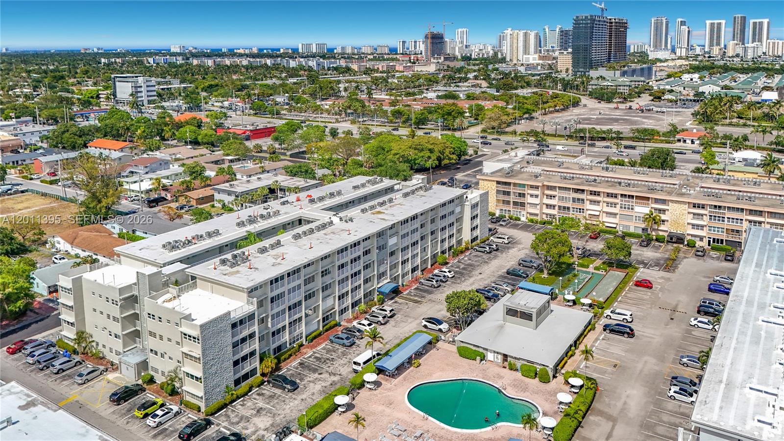 330 SE 2nd St #305E Hallandale Beach, FL 33009