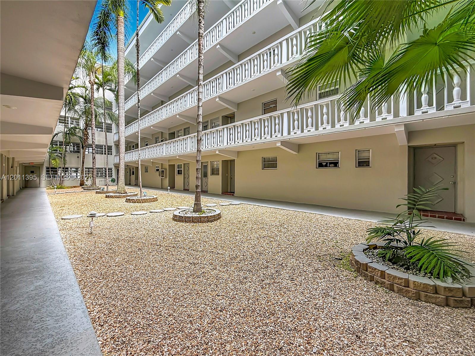 330 SE 2nd St #305E Hallandale Beach, FL 33009