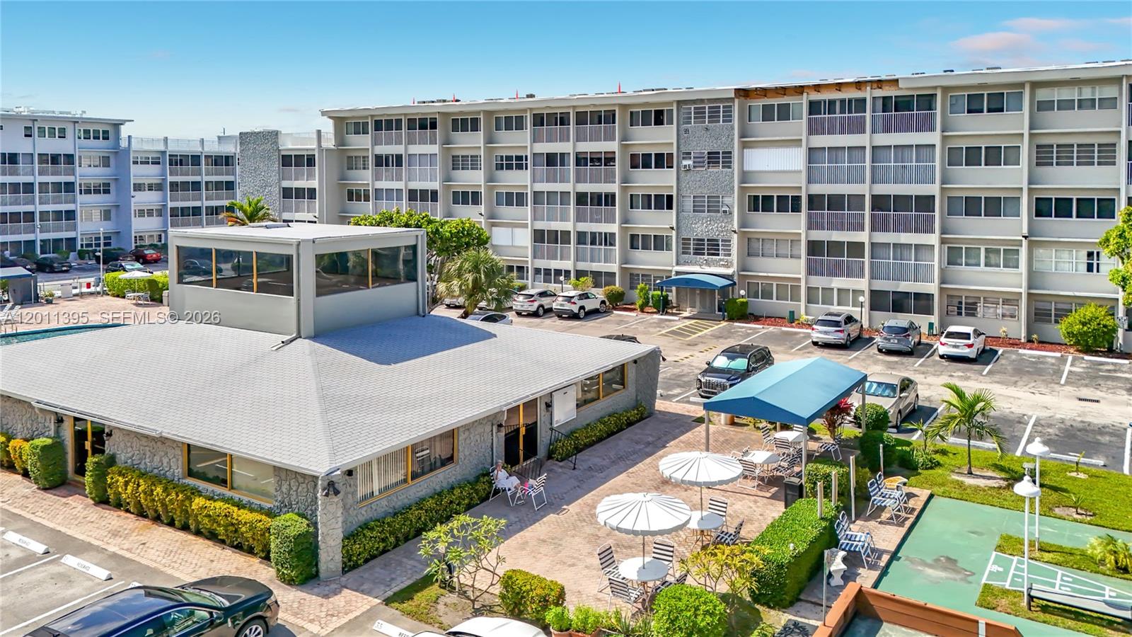 330 SE 2nd St #305E Hallandale Beach, FL 33009