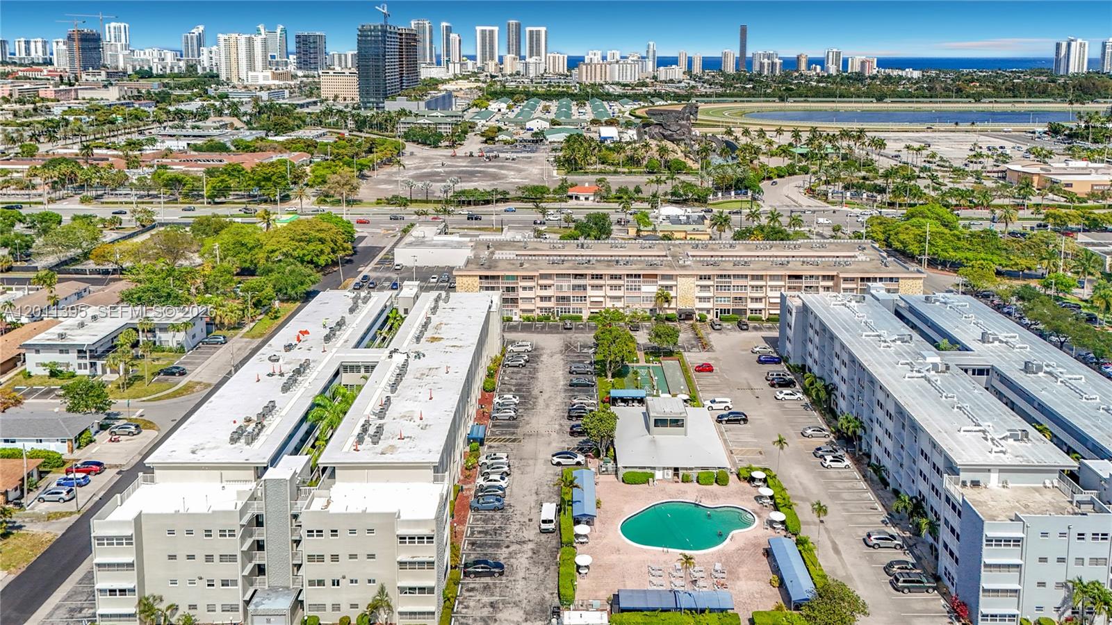 330 SE 2nd St #305E Hallandale Beach, FL 33009
