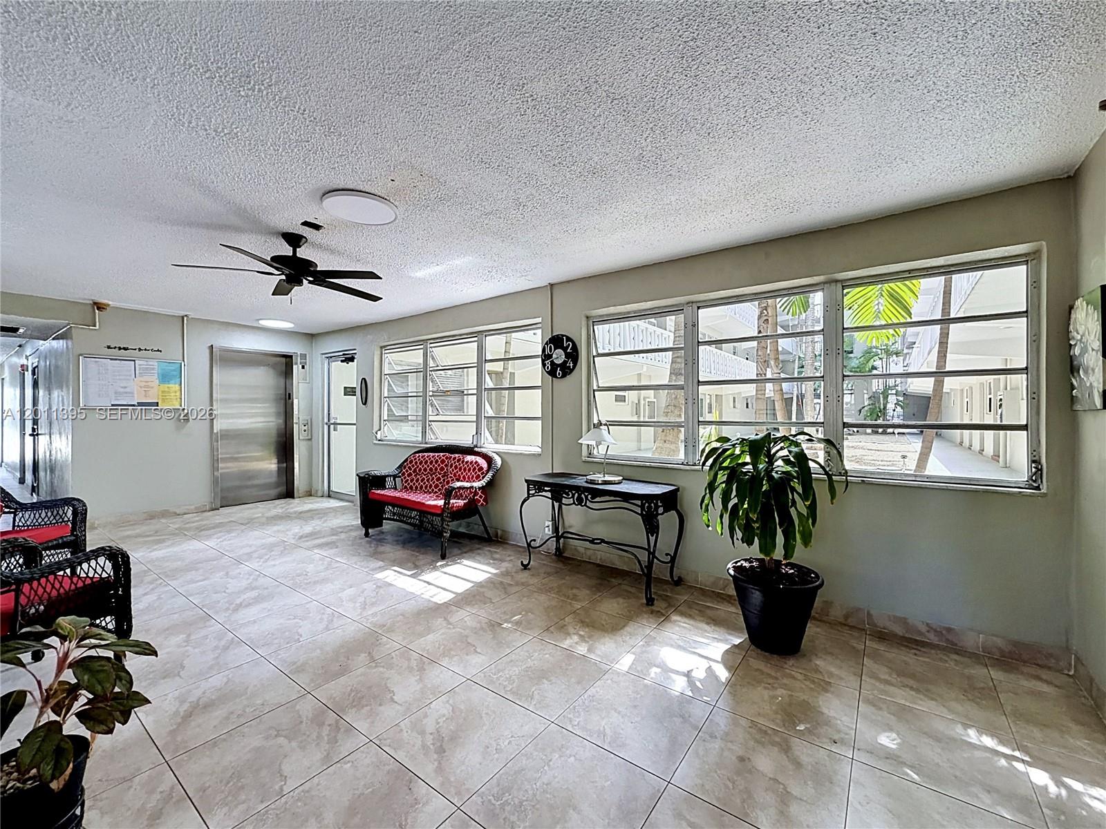 330 SE 2nd St #305E Hallandale Beach, FL 33009