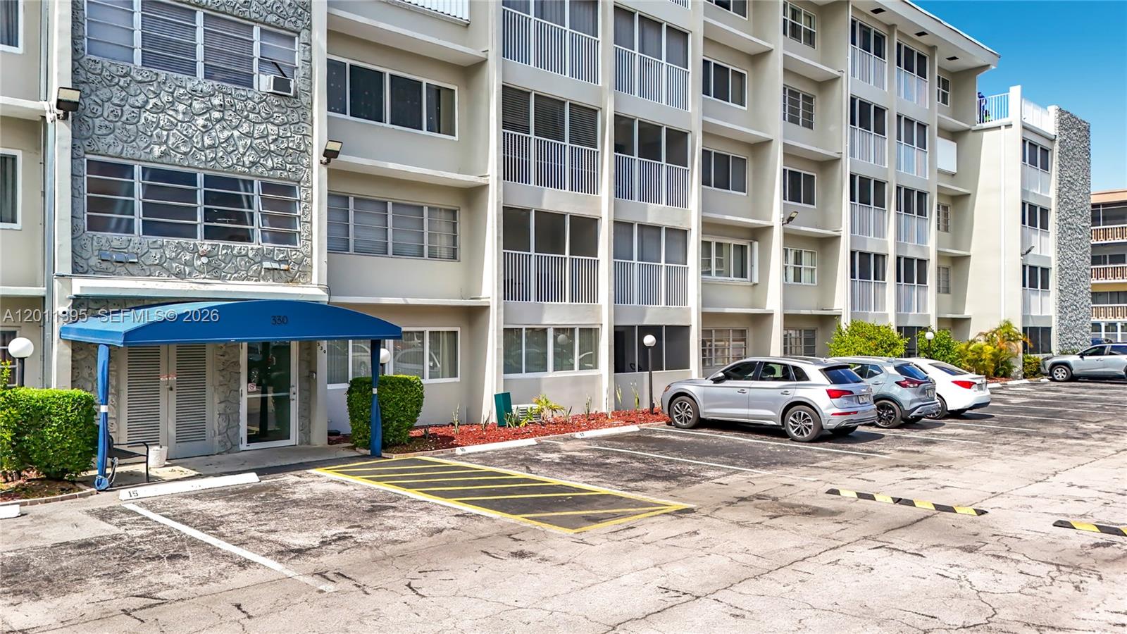 330 SE 2nd St #305E Hallandale Beach, FL 33009
