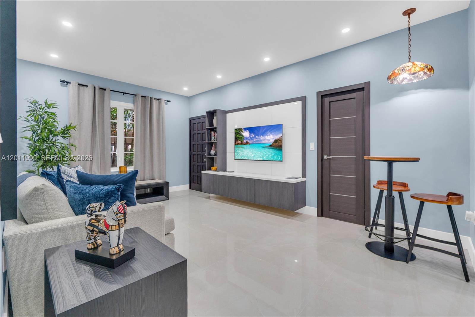 1569 Euclid Ave #7