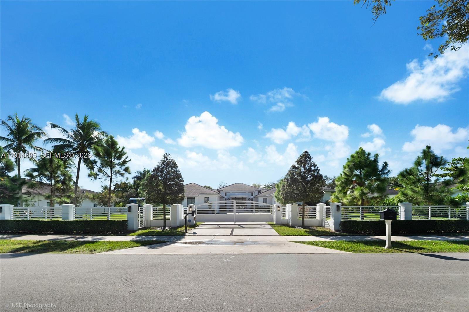 7830 SW 117th St Pinecrest, FL 33156