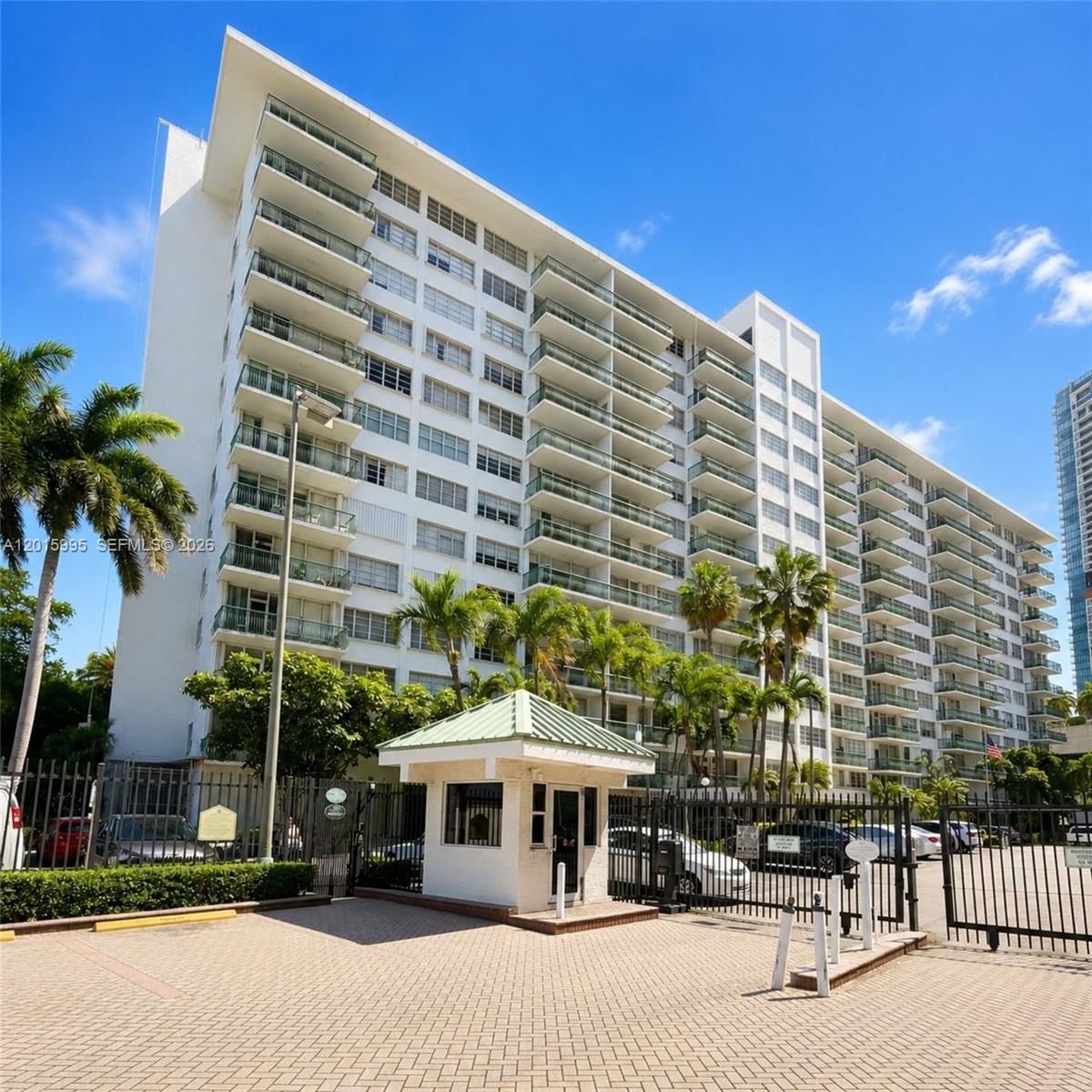1408 Brickell Bay Dr #1104 Miami, FL 33131