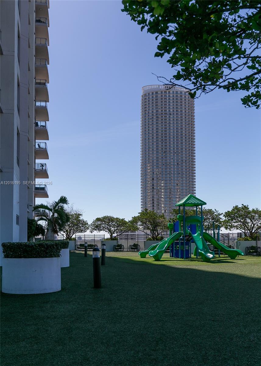 image The Ivy at Riverfront37