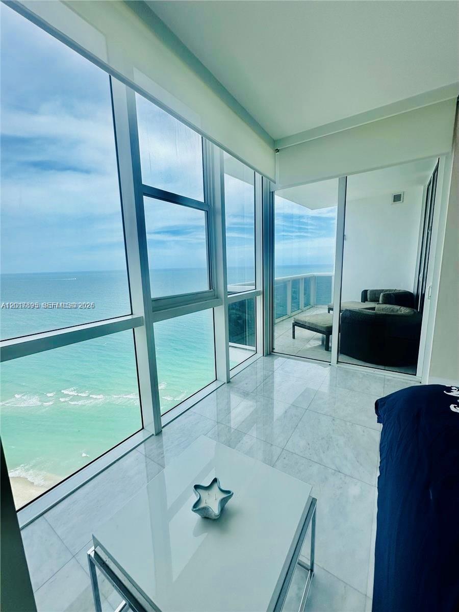image Trump Royale11