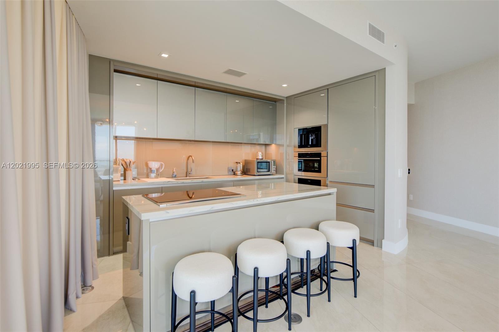 18975 Collins Ave #5205 Sunny Isles Beach, FL 33160