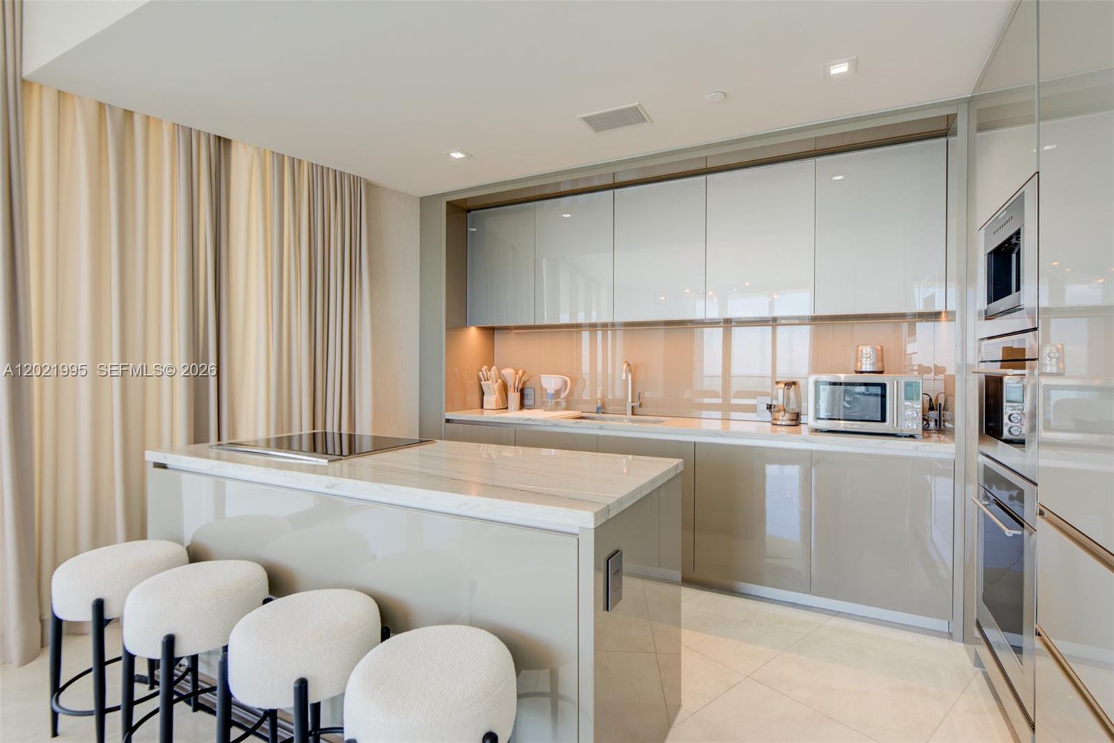18975 Collins Ave #5205 Sunny Isles Beach, FL 33160