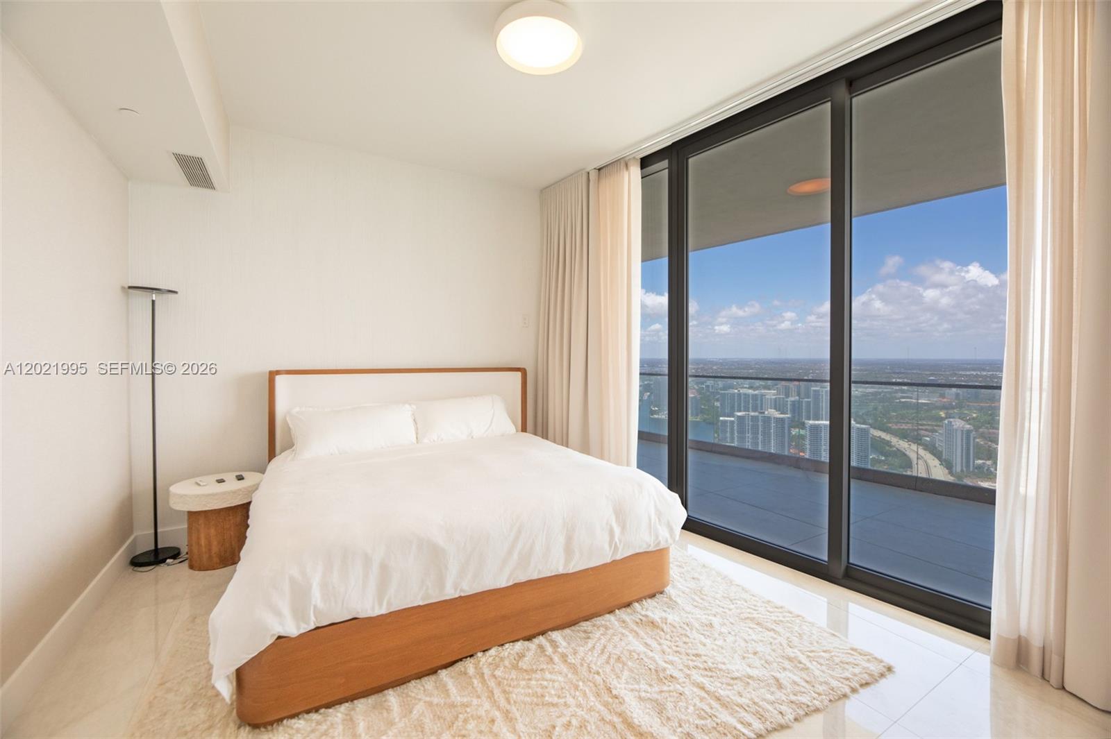 18975 Collins Ave #5205 Sunny Isles Beach, FL 33160