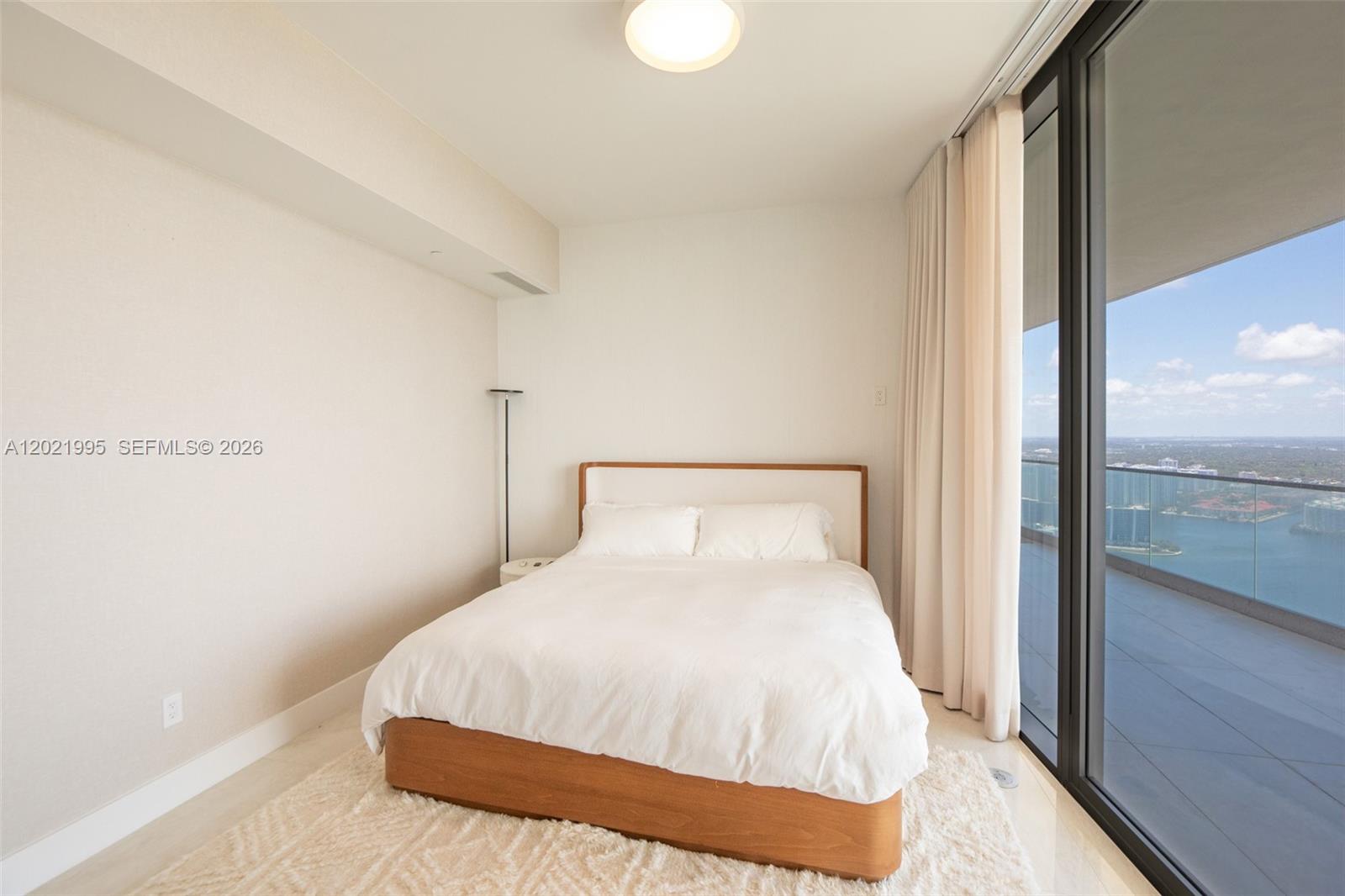 18975 Collins Ave #5205 Sunny Isles Beach, FL 33160