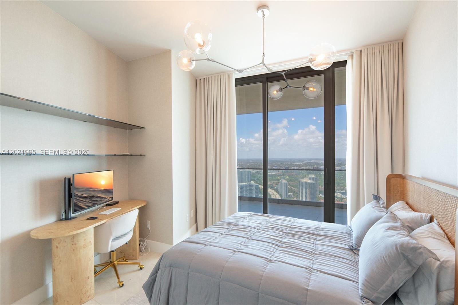 18975 Collins Ave #5205 Sunny Isles Beach, FL 33160