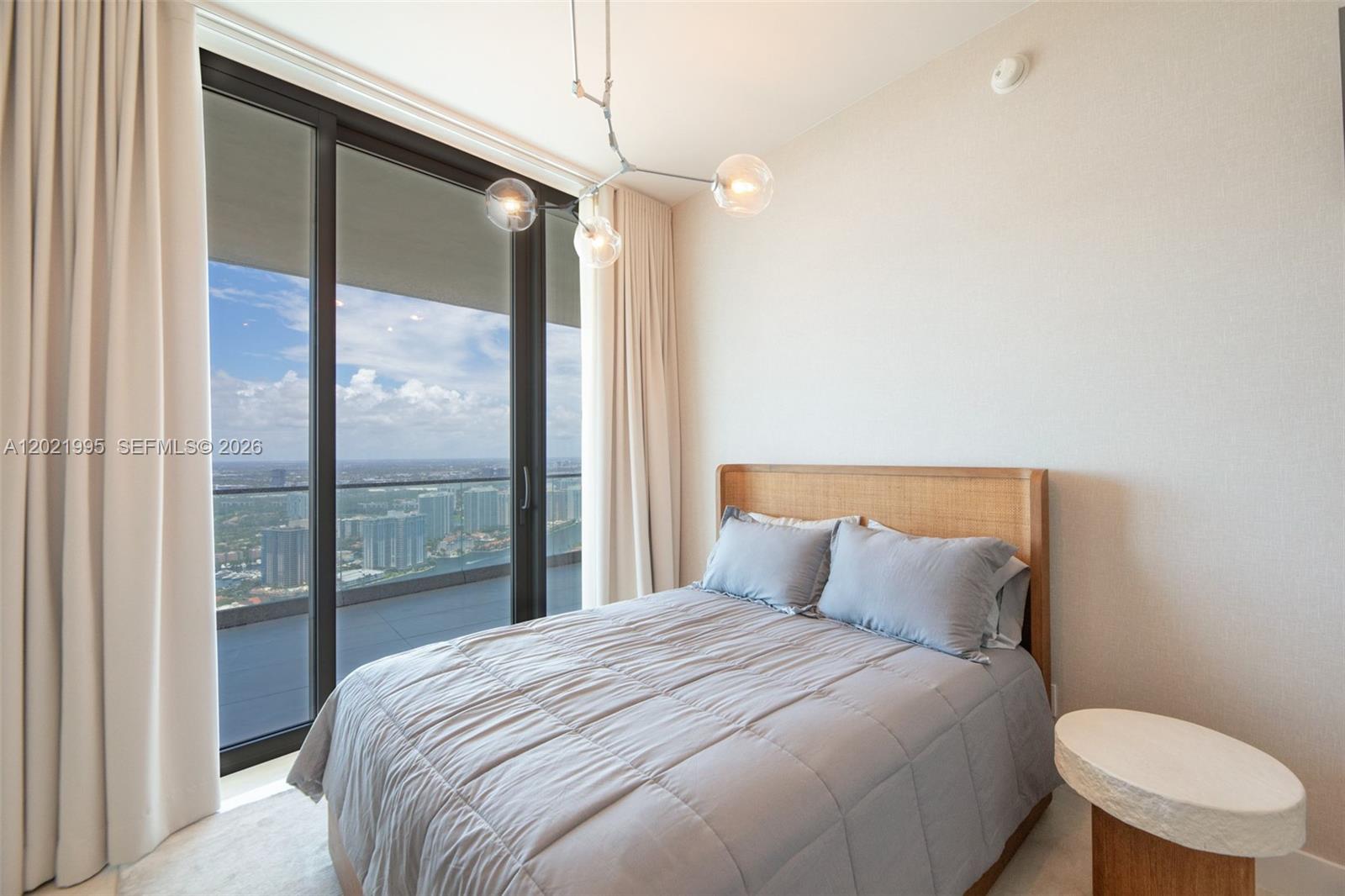 18975 Collins Ave #5205 Sunny Isles Beach, FL 33160