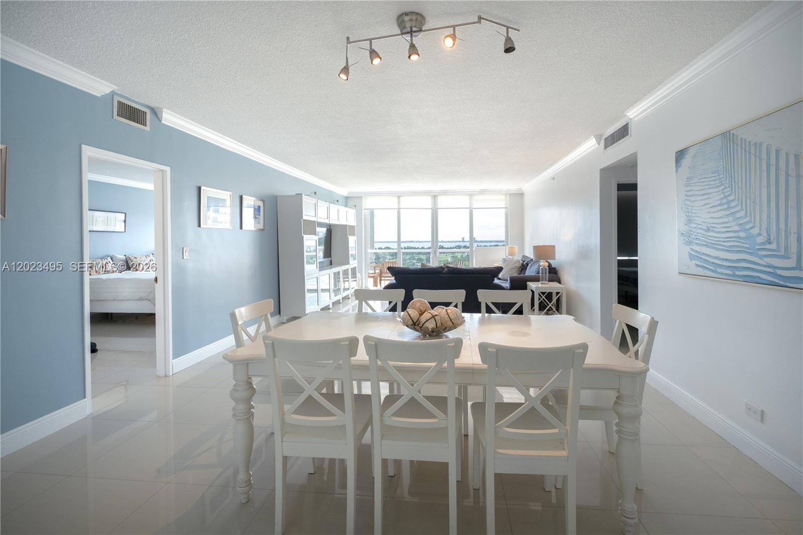 5601 Collins Ave #1420