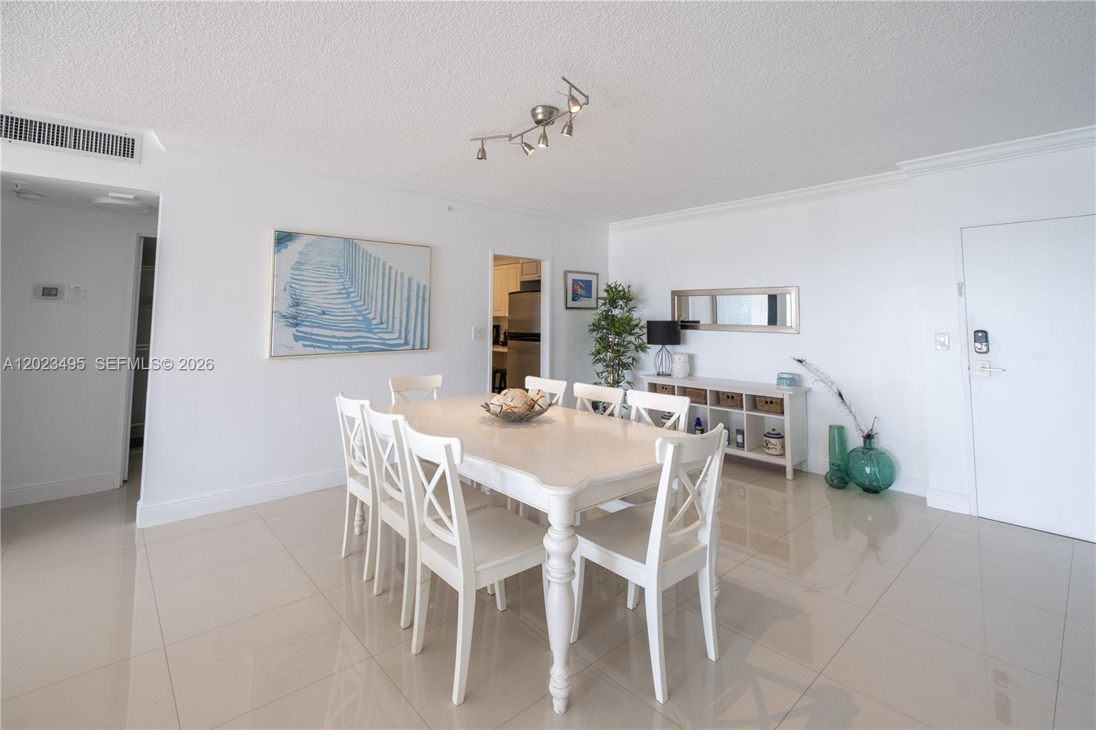 5601 Collins Ave #1420 Miami Beach, FL 33140