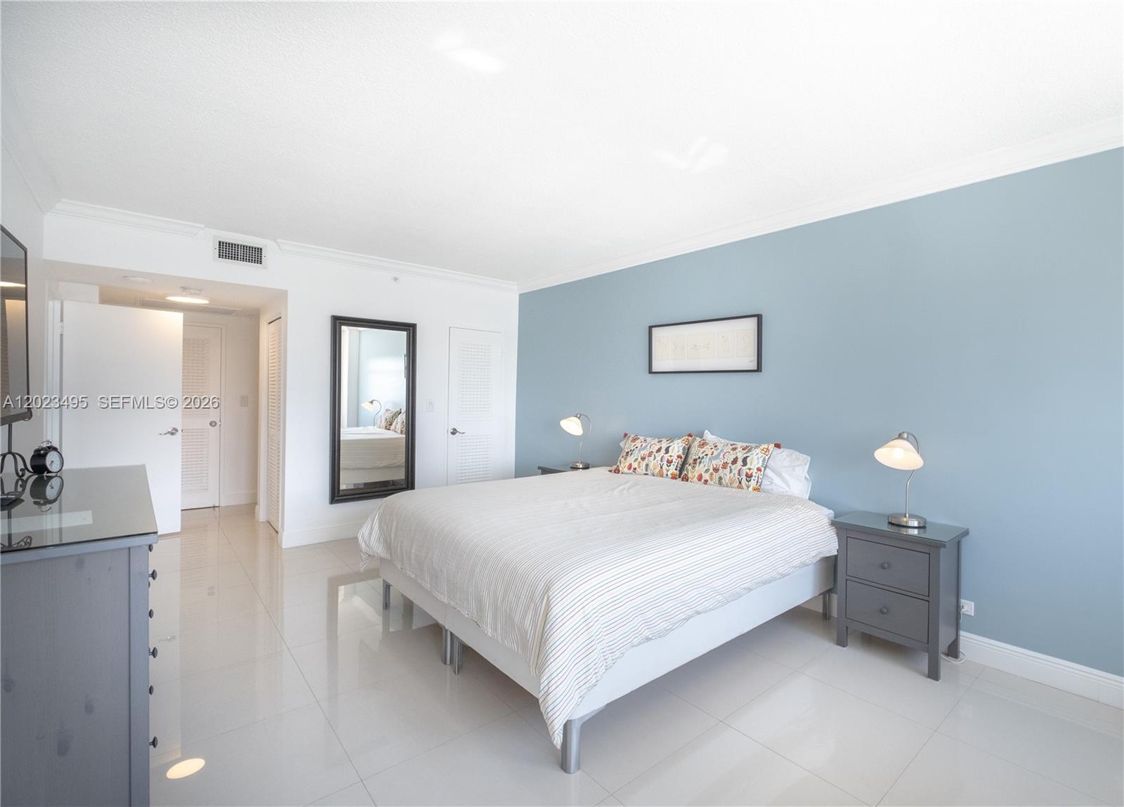 5601 Collins Ave #1420 Miami Beach, FL 33140