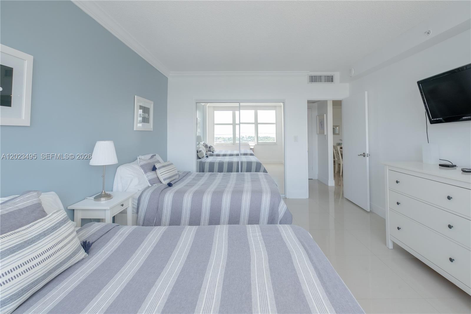 5601 Collins Ave #1420 Miami Beach, FL 33140