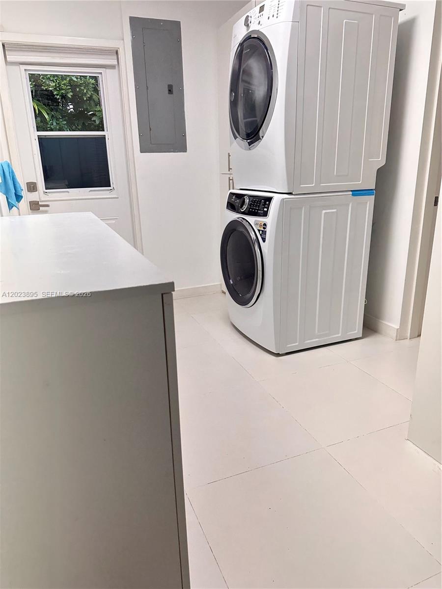 181 Island Dr Key Biscayne, FL 33149