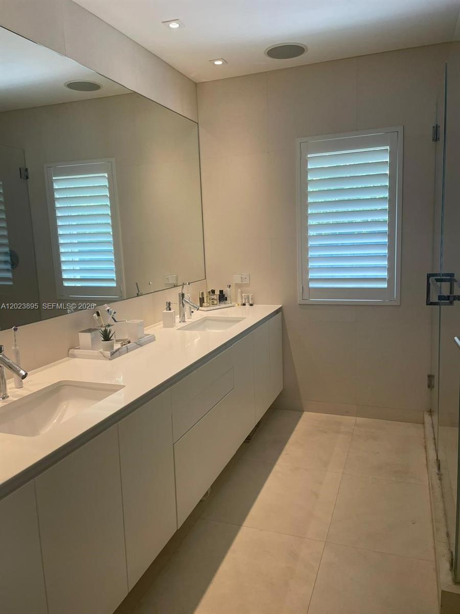 181 Island Dr Key Biscayne, FL 33149