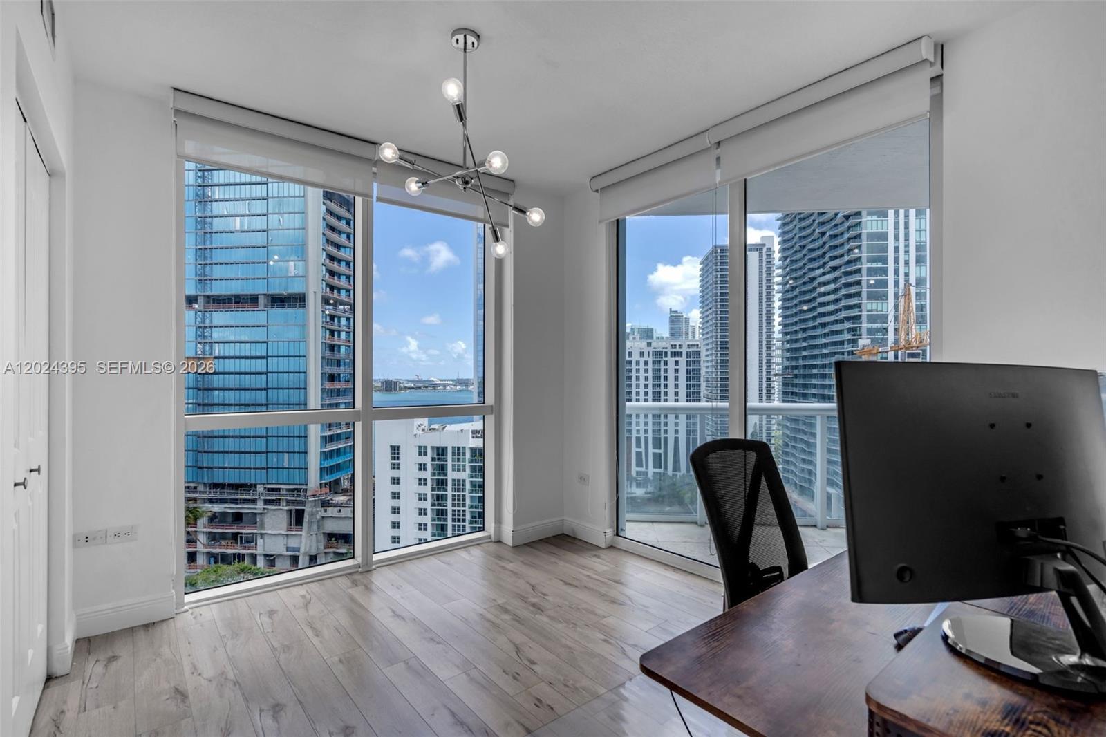 image Platinum Condominium18