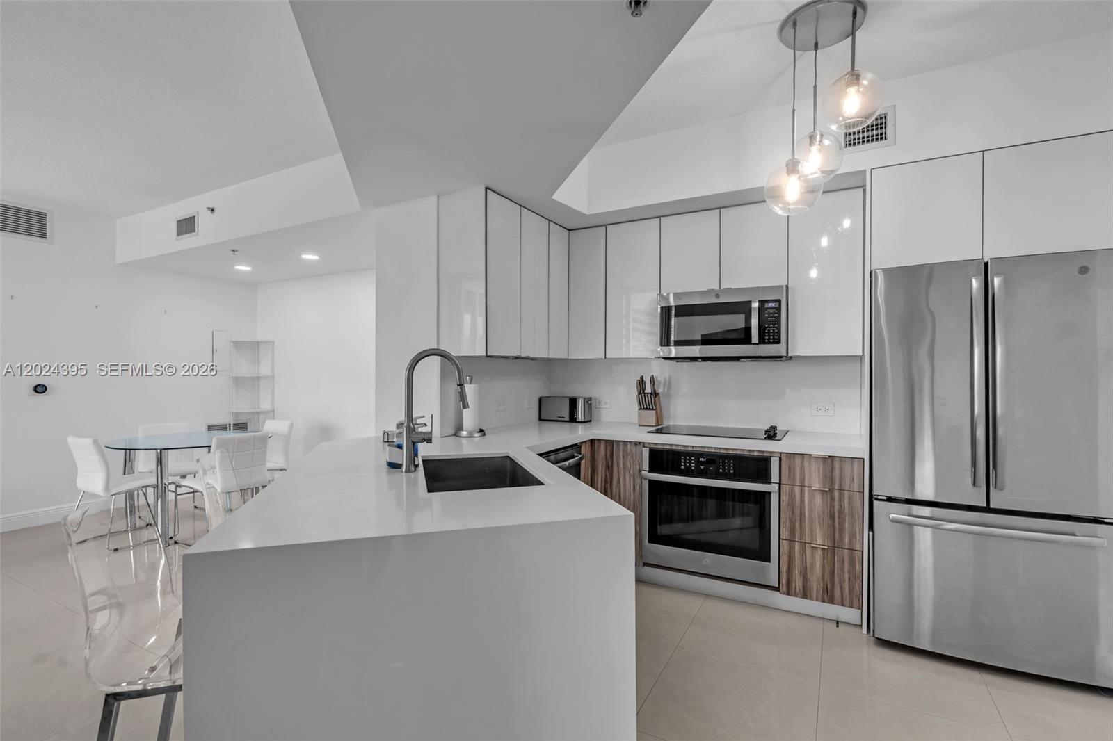 image Platinum Condominium1