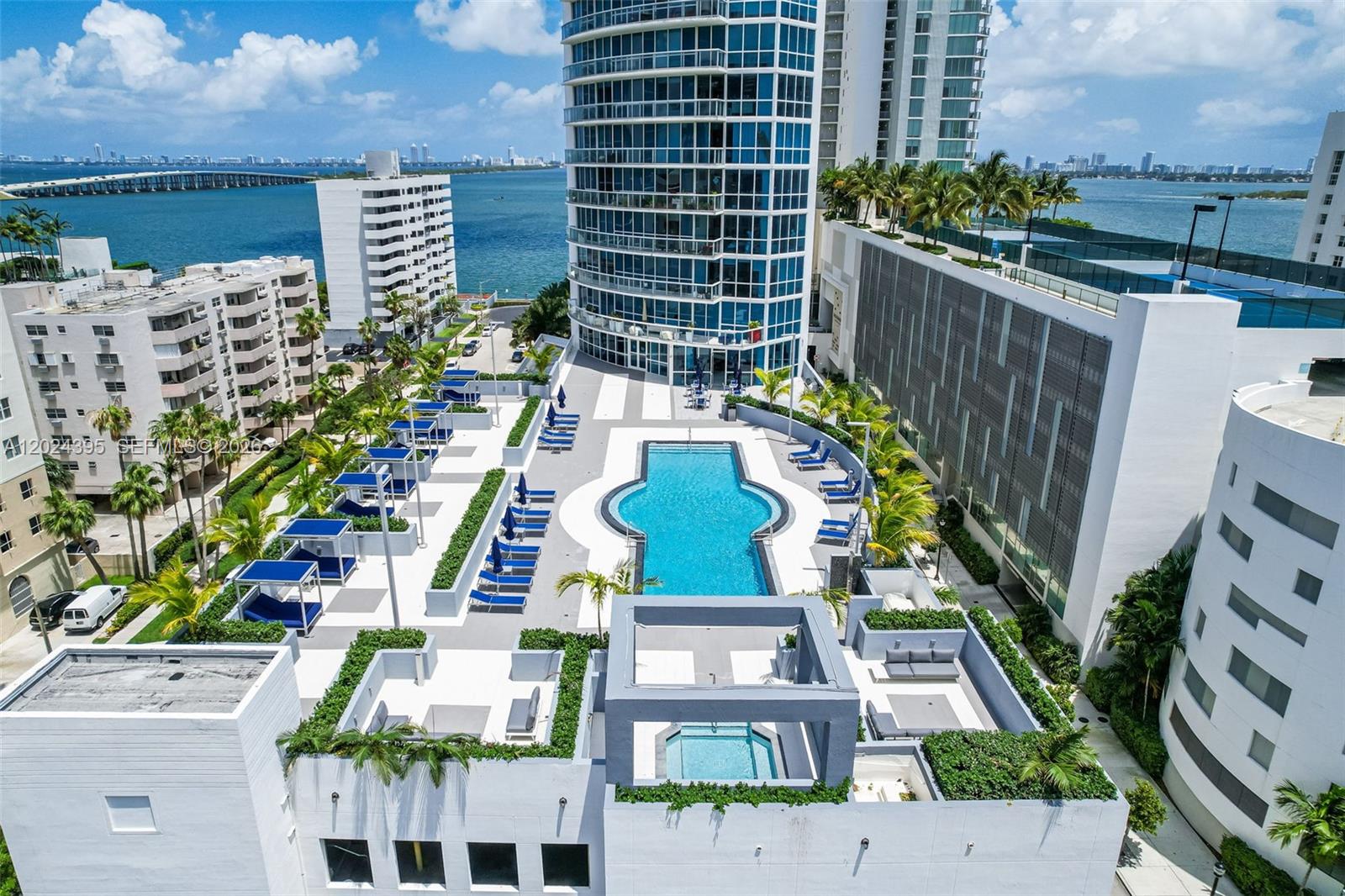 image Platinum Condominium29