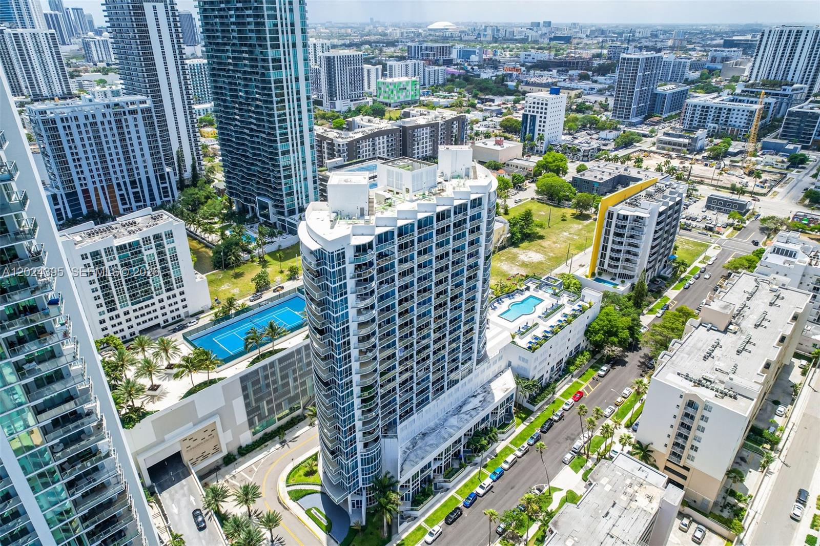 image Platinum Condominium31