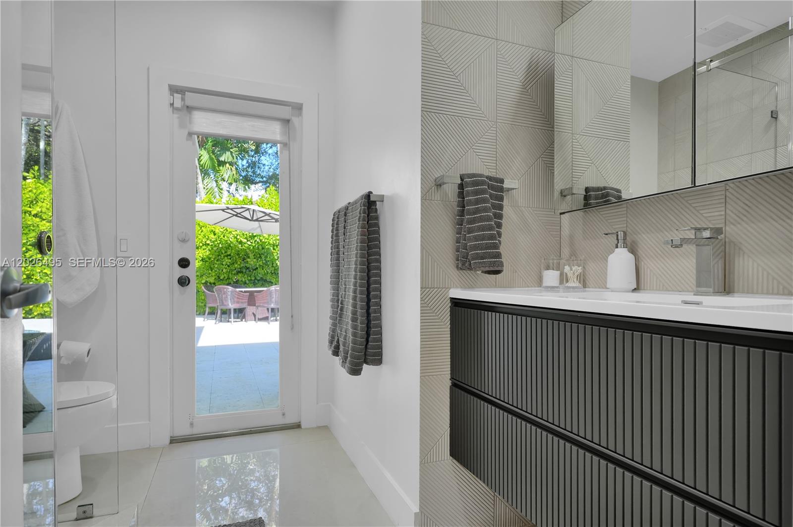 6111 SW 86th St South Miami, FL 33143