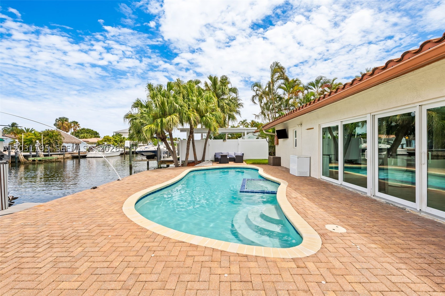 370 SE 12th Ave Pompano Beach, FL 33060