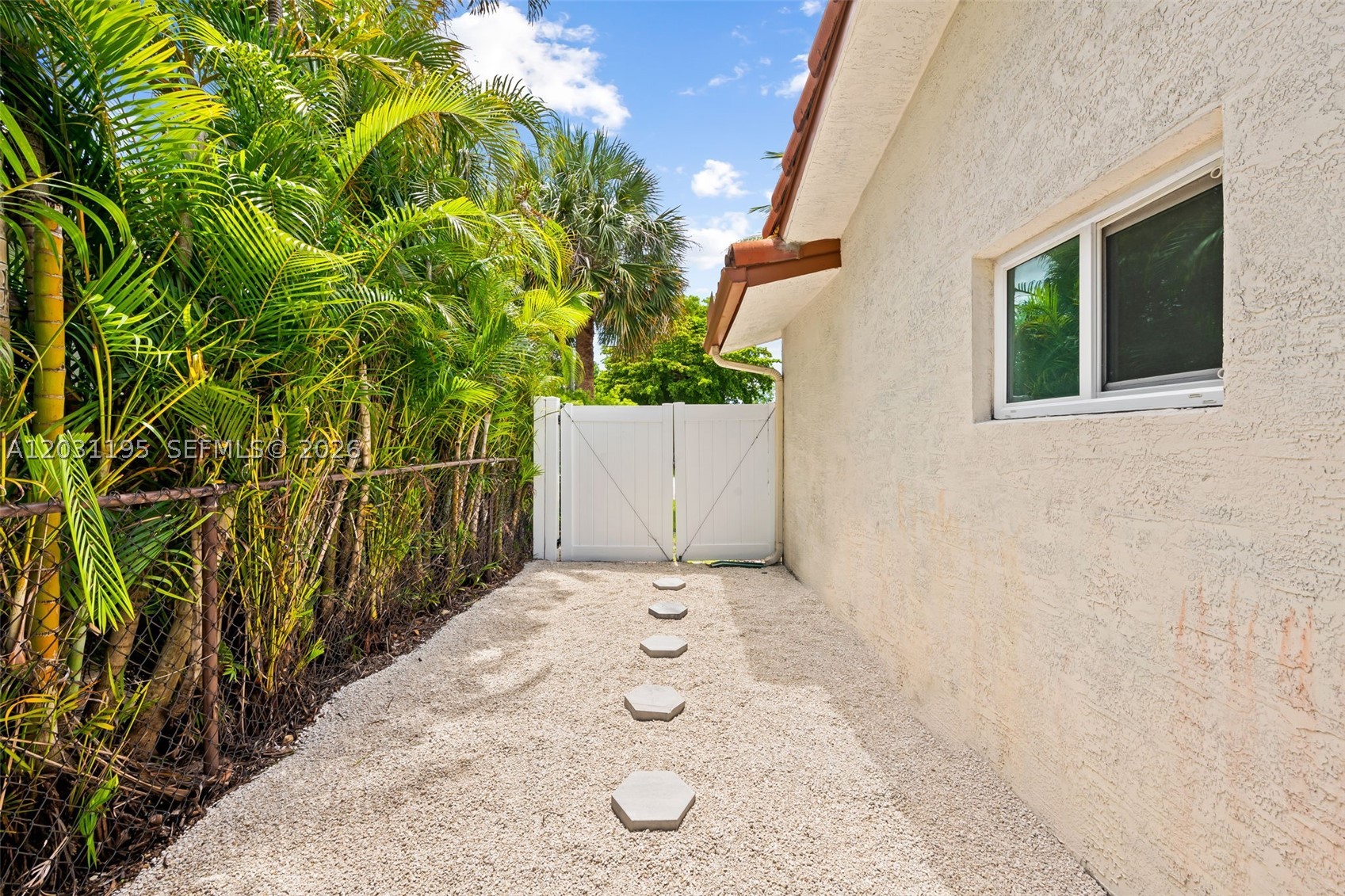 370 SE 12th Ave Pompano Beach, FL 33060