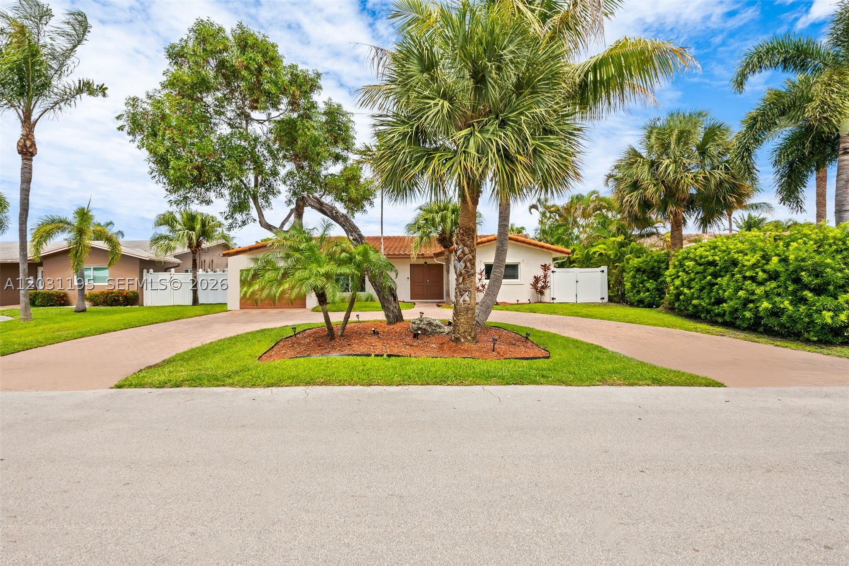 370 SE 12th Ave Pompano Beach, FL 33060