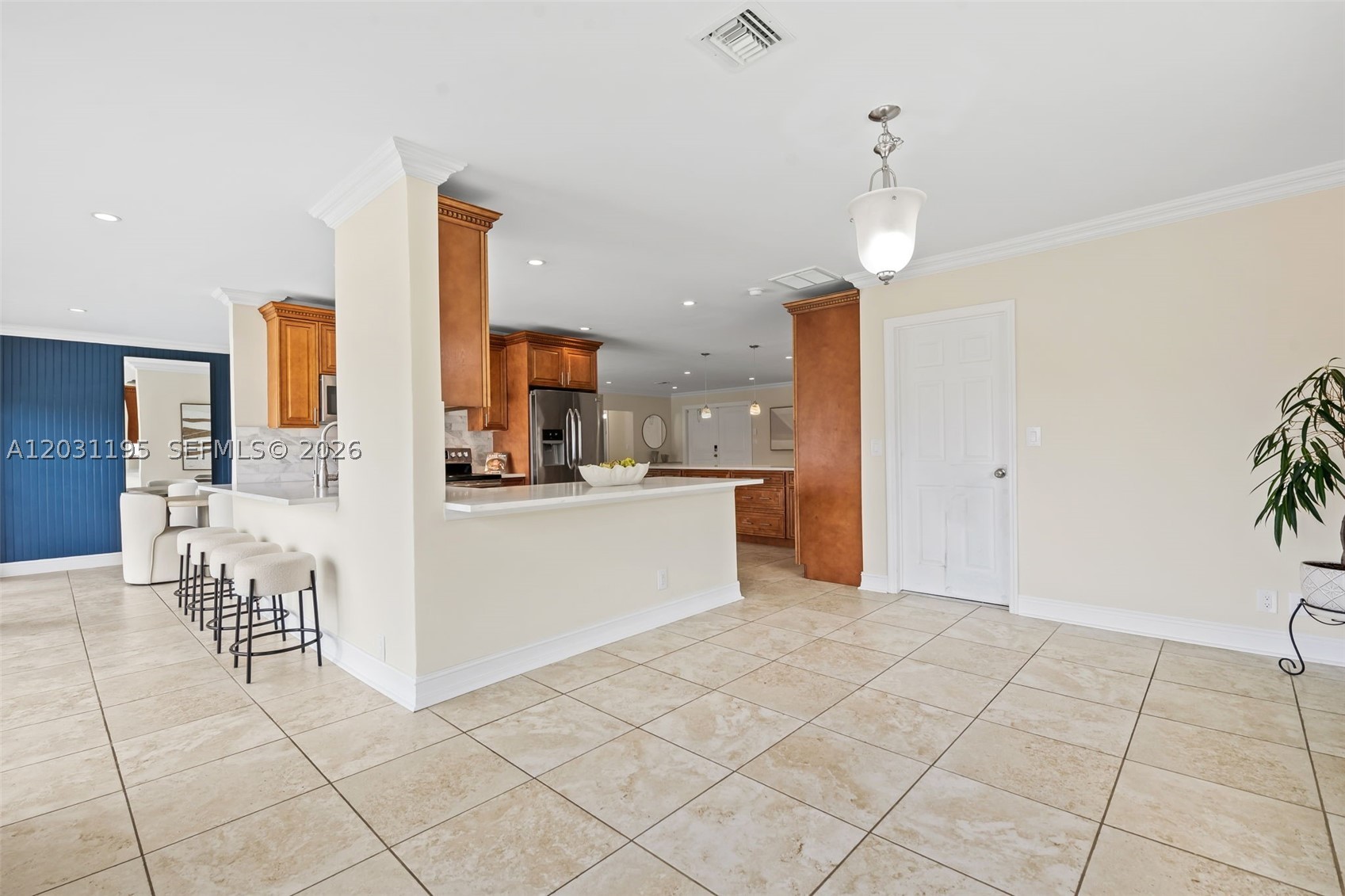 370 SE 12th Ave Pompano Beach, FL 33060