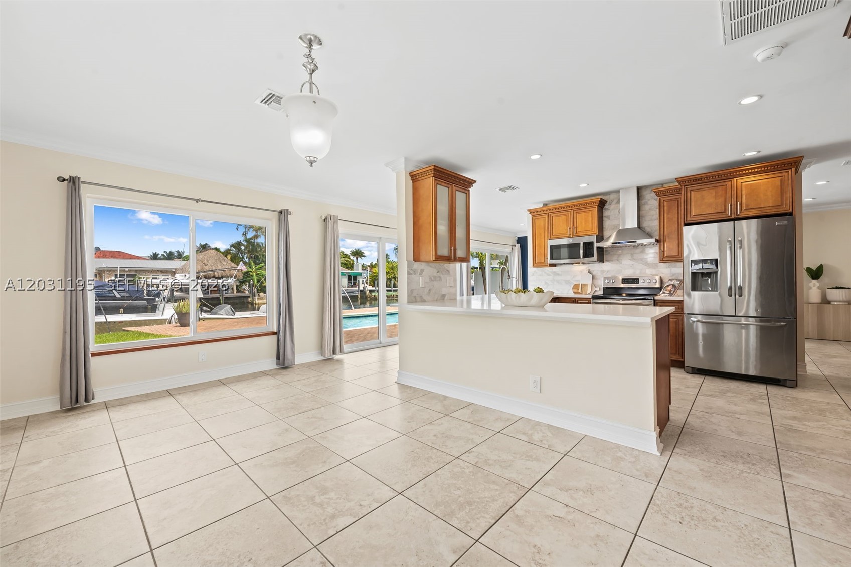 370 SE 12th Ave Pompano Beach, FL 33060
