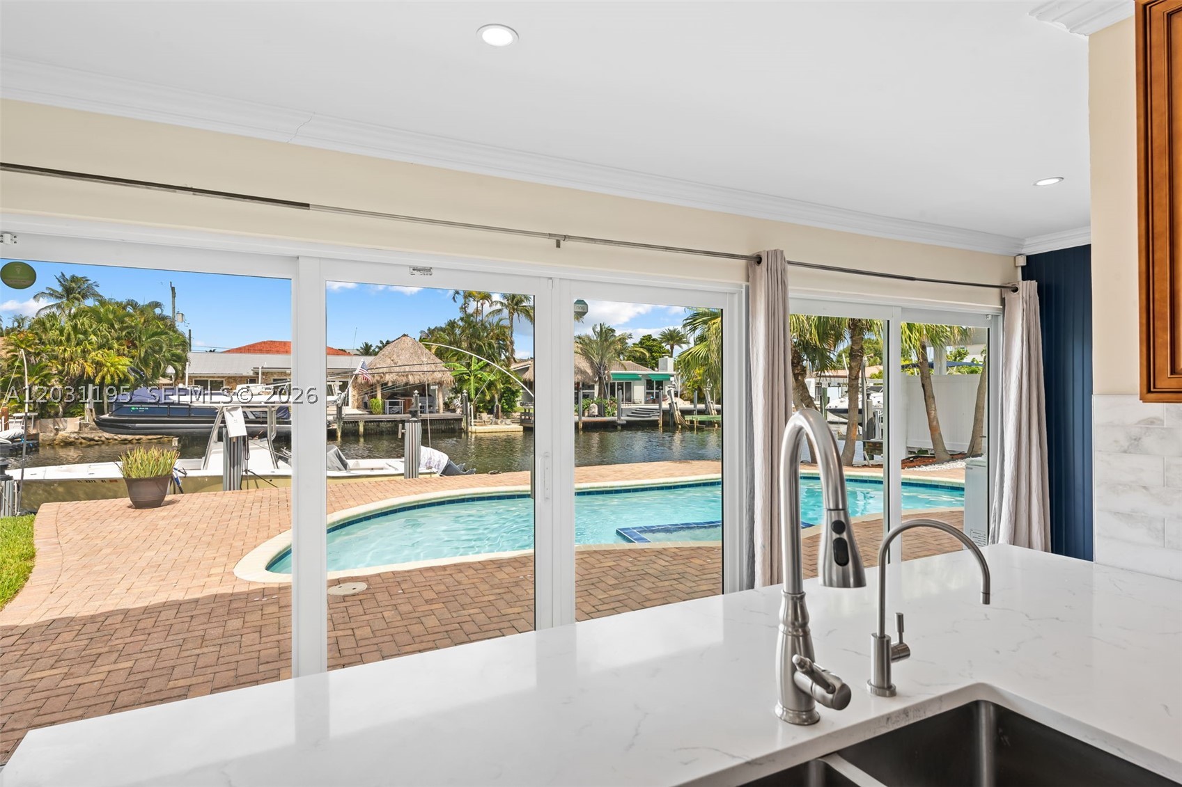 370 SE 12th Ave Pompano Beach, FL 33060