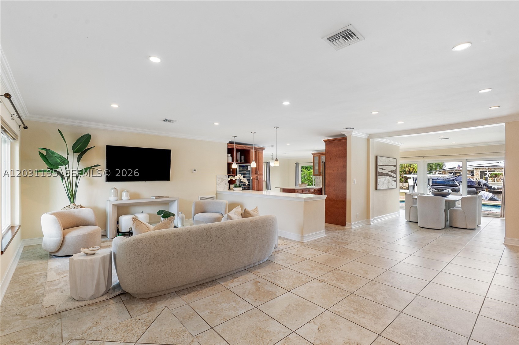 370 SE 12th Ave Pompano Beach, FL 33060